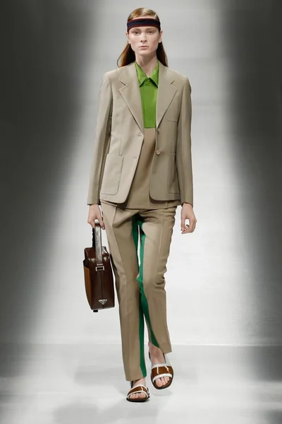 Look 8
